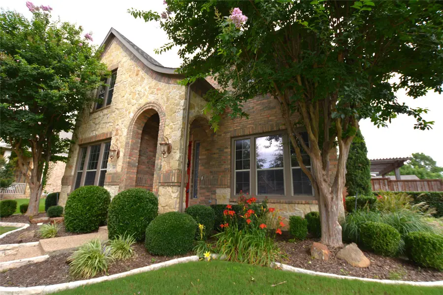 8013 Creek View Drive, North Richland Hills, TX 76180 - #2