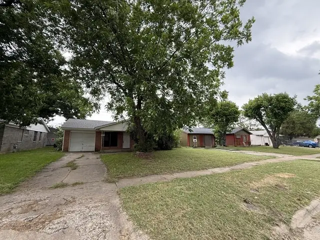 2533 Crestbrook Lane, Grand Prairie, TX 75052 - #1