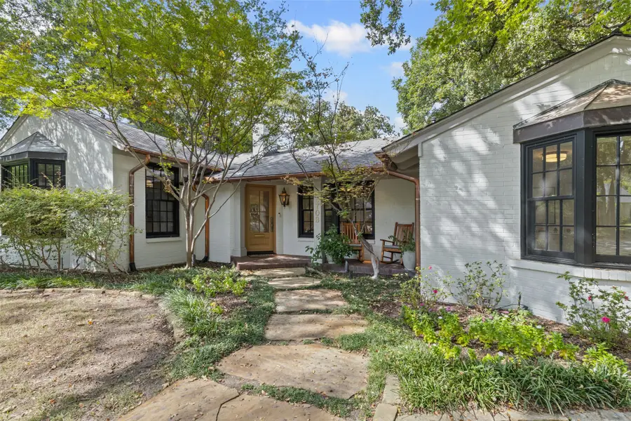 3708 Cresthaven Terrace, Fort Worth, TX 76107 - #3