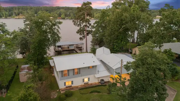 2118 W Lake Drive, Gladewater, TX 75647