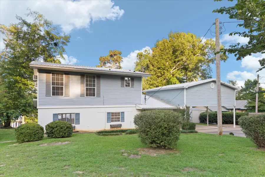 2118 W Lake Drive, Gladewater, TX 75647 - #3