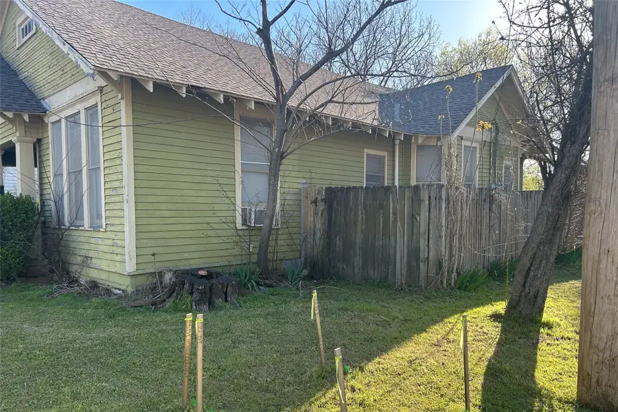 701 S Clements Street, Gainesville, TX 76240 - #3