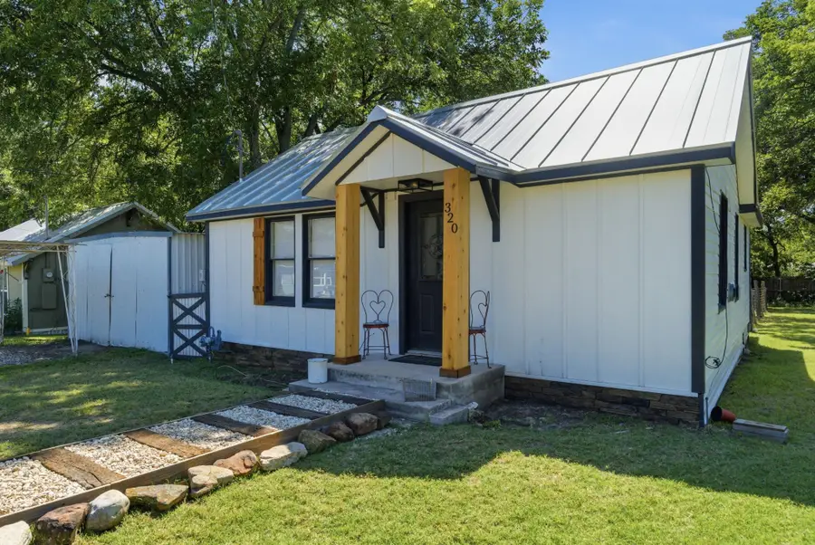 320 N Park Street, Dublin, TX 76446 - #3
