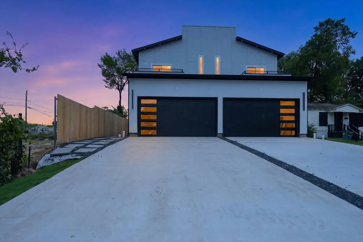 520 & 522 Woodbine Avenue, Dallas, TX 75203 - #1