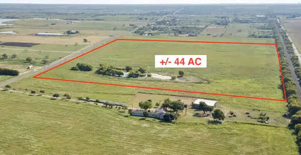 44 AC Fm 879, Ennis, TX 75119
