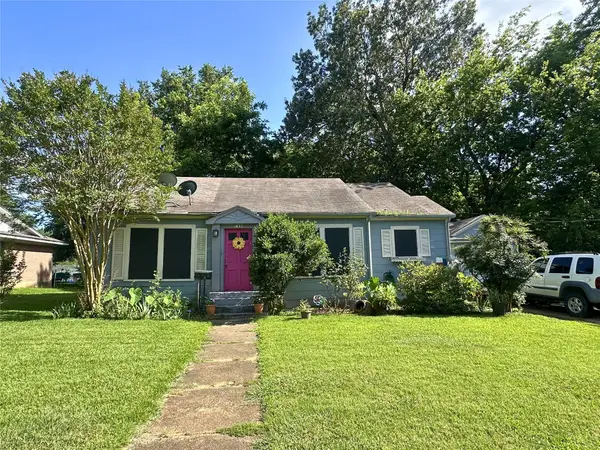 1832 E Polk, Paris, TX 75460