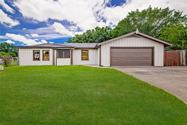 5700 Lenore Street, Fort Worth, TX 76134