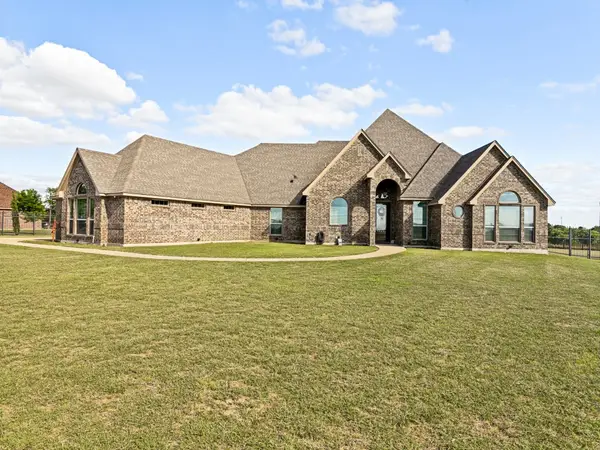 5713 Fogata Lane, Fort Worth, TX 76036