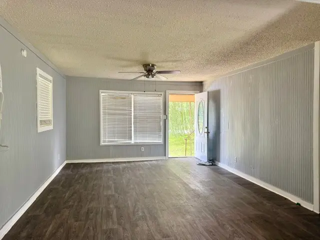 805 W 3rd Street, Clarksville, TX 75426 - #3