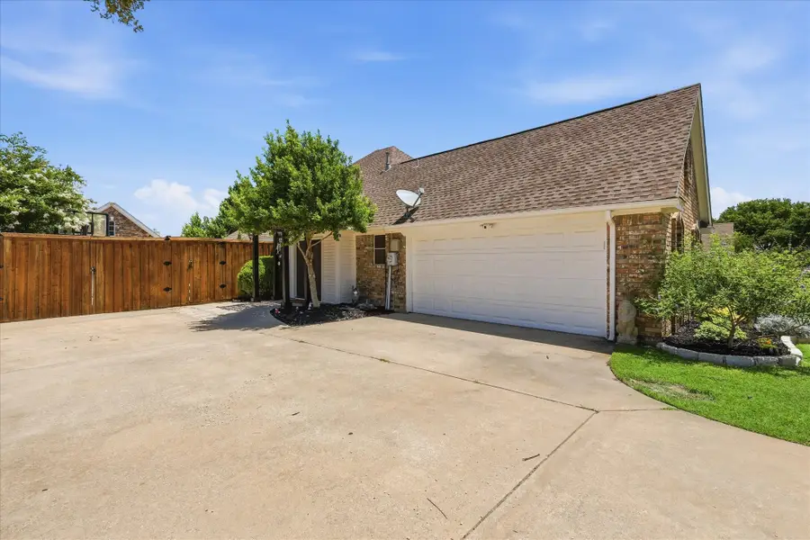 121 Honeysuckle Drive, Justin, TX 76247 - #3