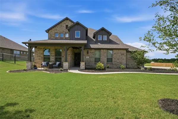864 Shadow Valley Road, Whitesboro, TX 76273
