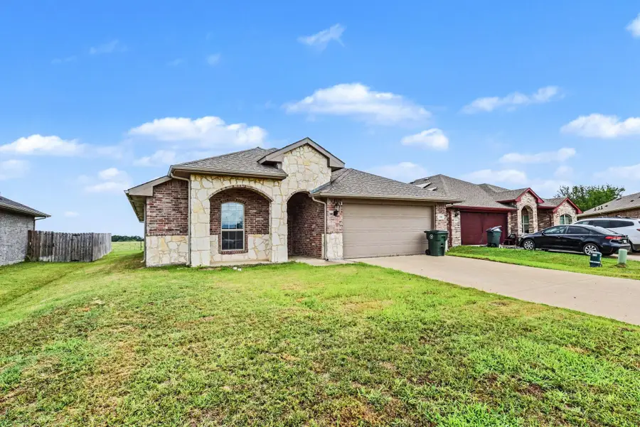 132 Willowbend Loop, Mabank, TX 75147 - #2