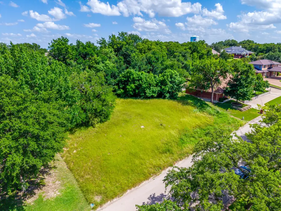 18 Thornhill Road, Benbrook, TX 76132 - #2