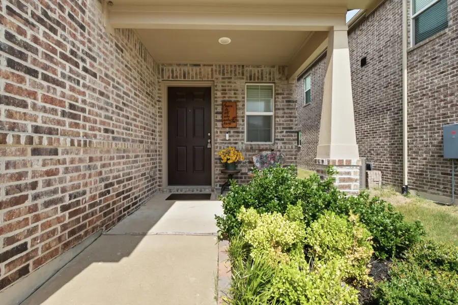 325 Hopson Street, Van Alstyne, TX 75495 - #2
