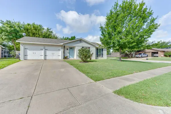 433 Linda Drive, Burleson, TX 76028
