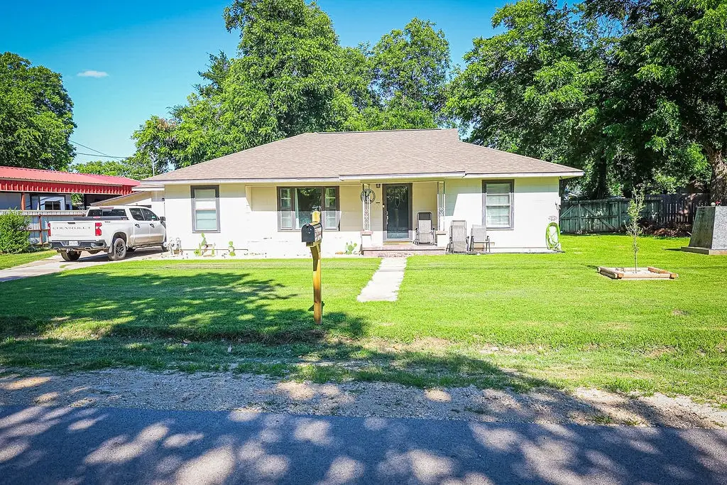 725 S Austin Street, De Leon, TX 76444 - #1