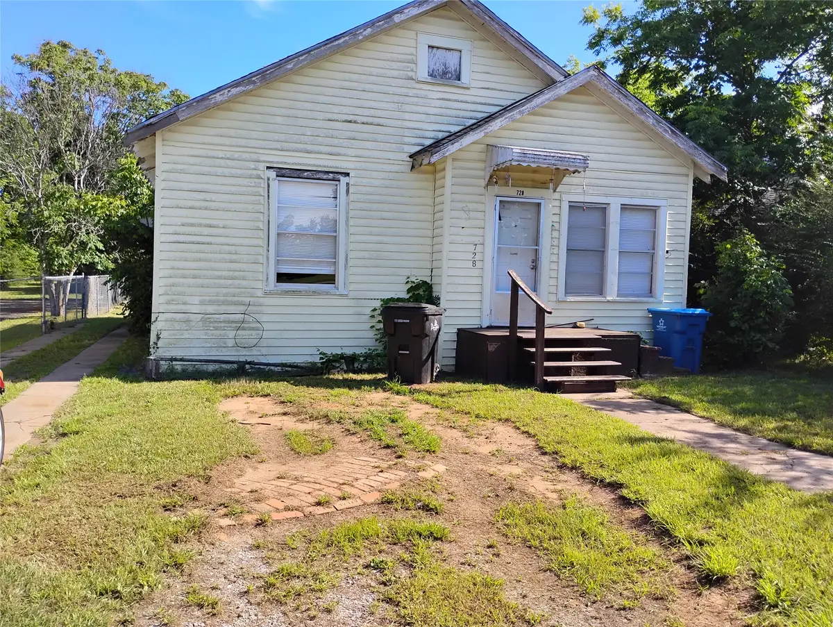 728 W Elm Street, Denison, TX 75020 - #1