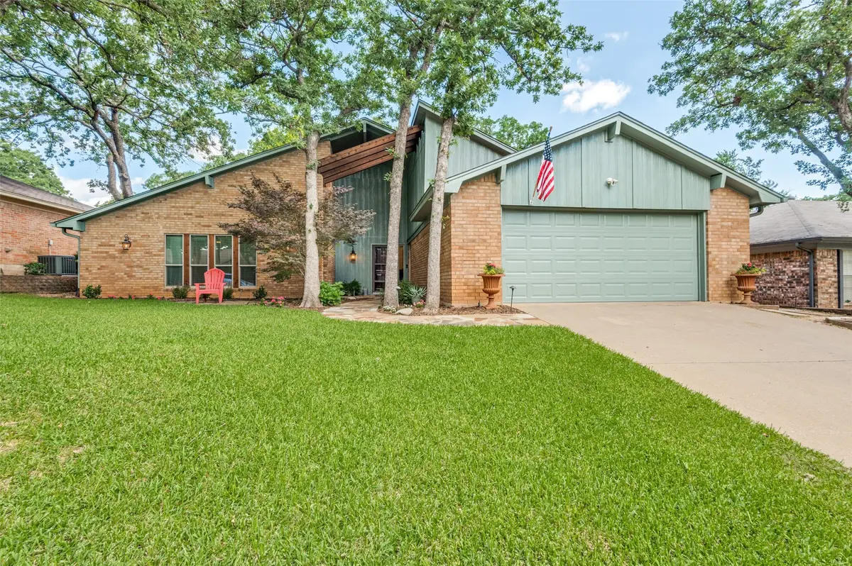 3025 Pecan Circle, Bedford, TX 76021 - #1