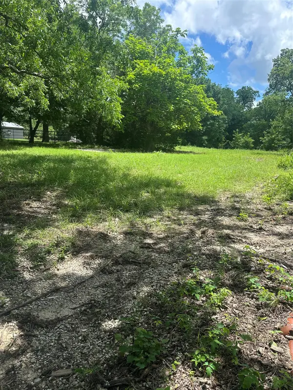 1309 S 4th Street, Bonham, TX 75418