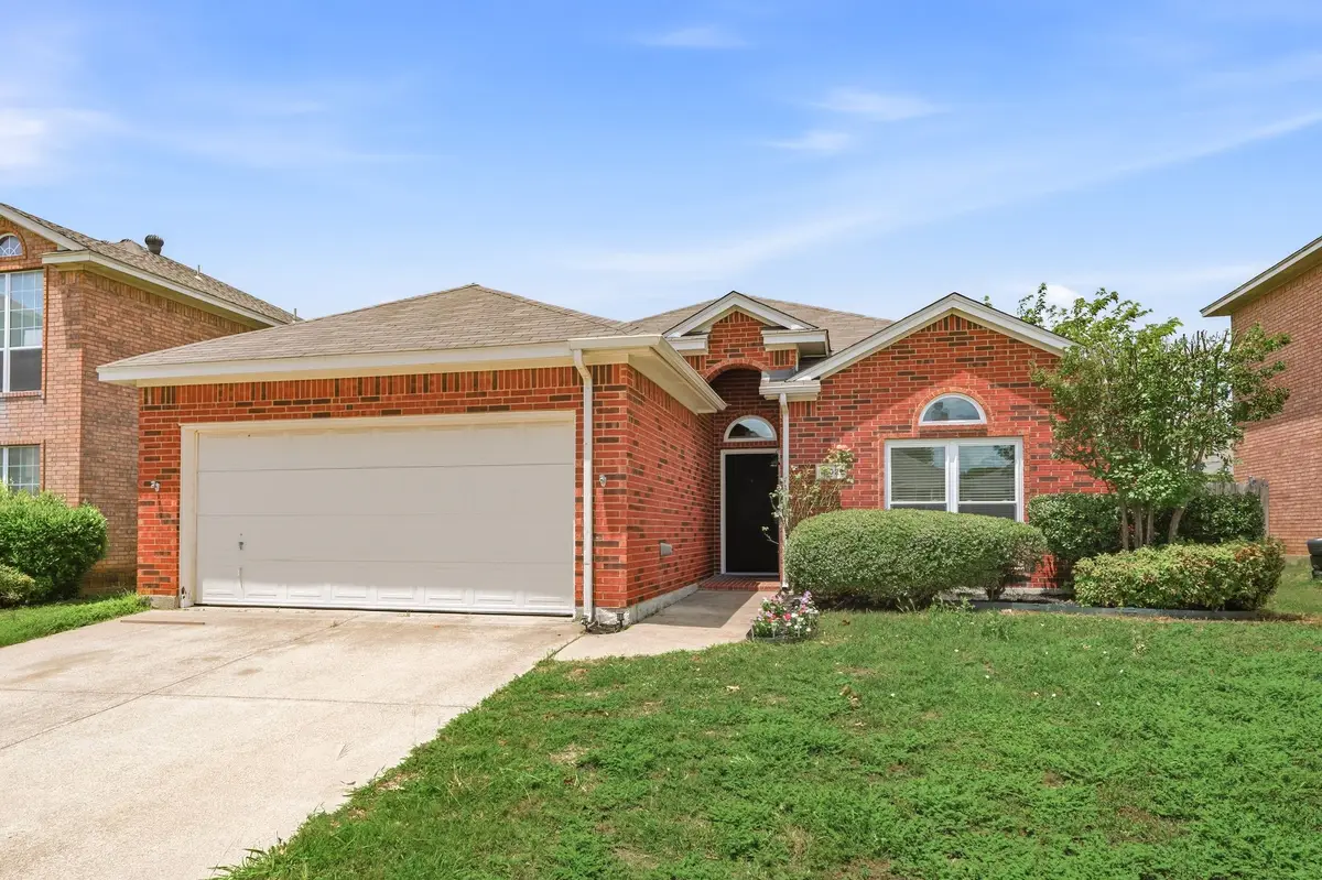 10621 Cloisters Drive, Fort Worth, TX 76131 - #1