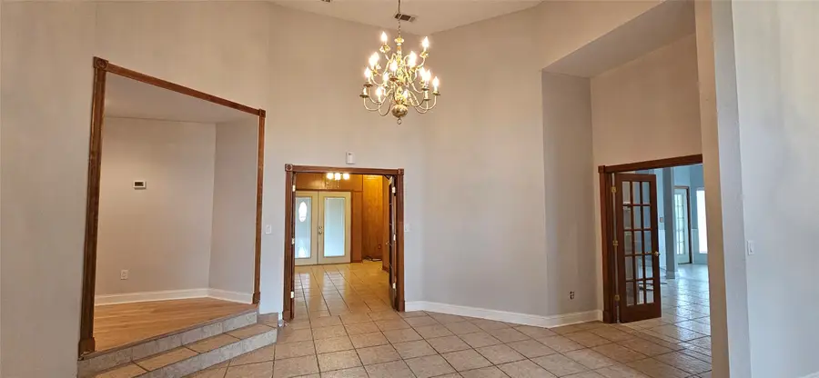 137 Oakview Road, Gainesville, TX 76240 - #3