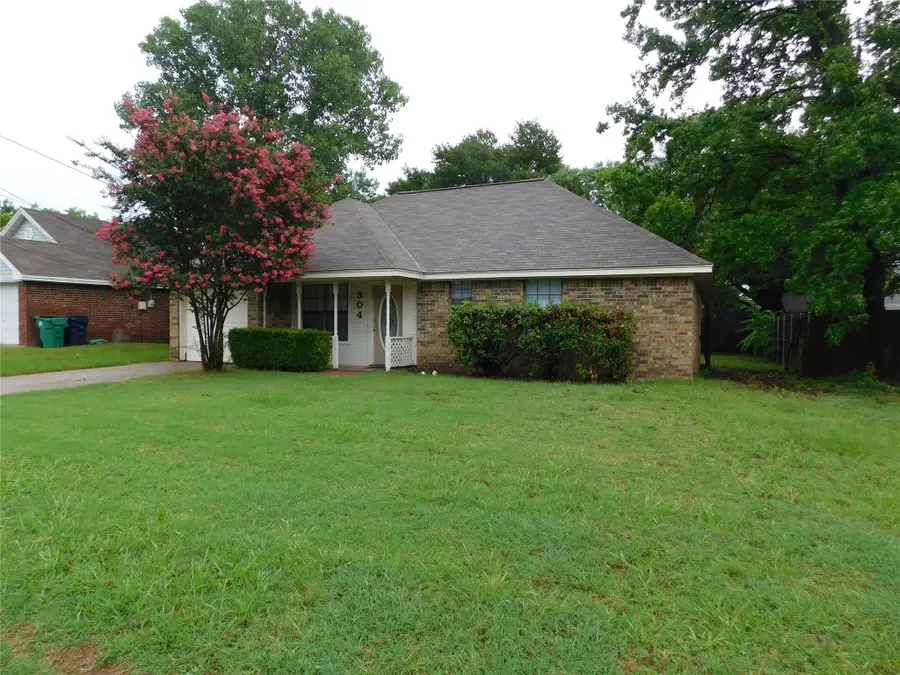 304 Joshua Street, Denton, TX 76209 - #2