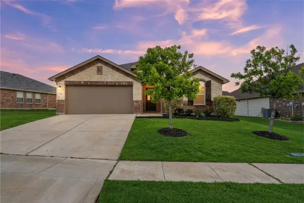 381 Coral Vine Lane, Burleson, TX 76028
