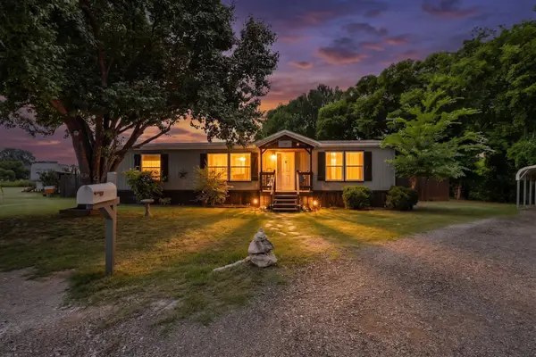 5800 Archery Court, Granbury, TX 76048