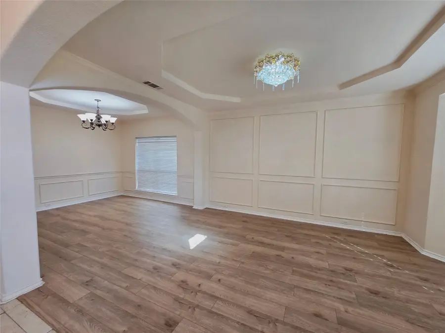 5207 W Cove Way, Grand Prairie, TX 75052 - #3
