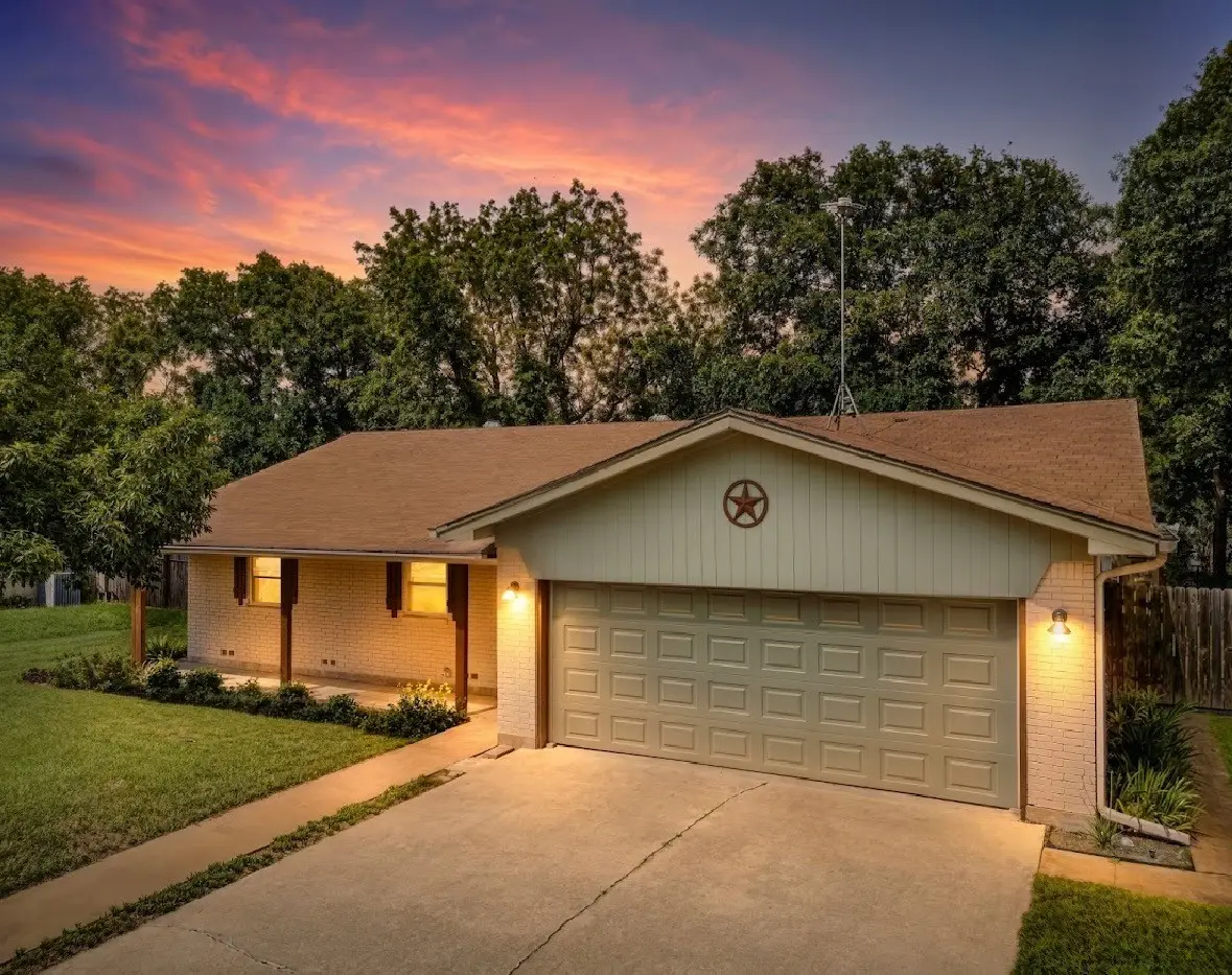 806 S Avenue O, Clifton, TX 76634 - #1