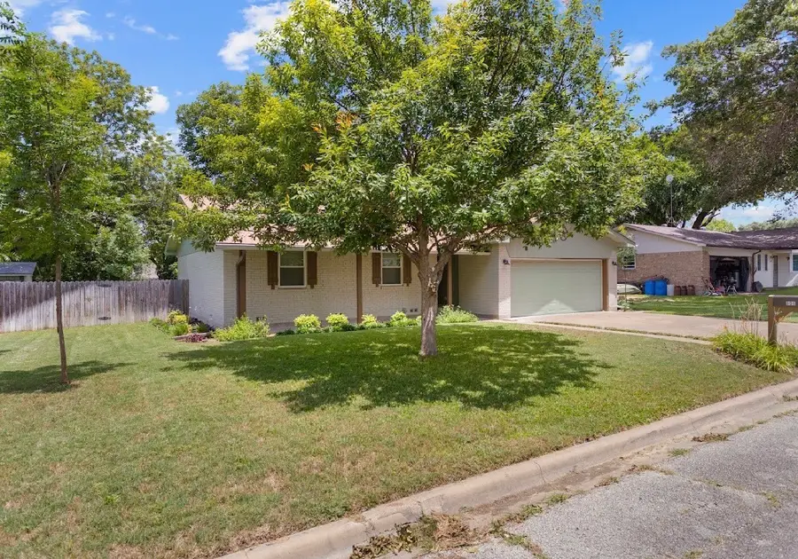 806 S Avenue O, Clifton, TX 76634 - #3