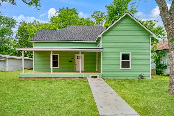 562 SW 1st, Paris, TX 75460