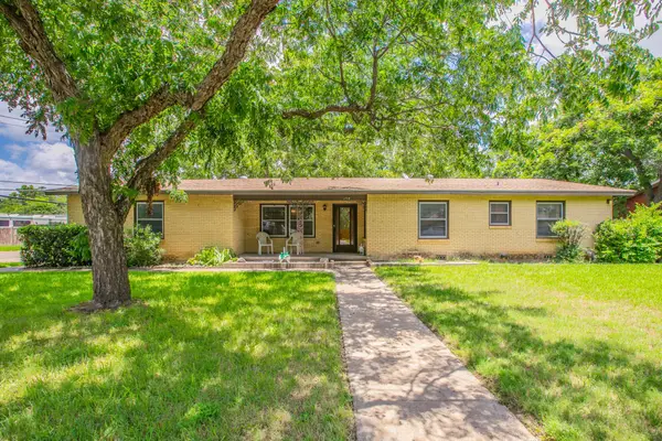 137 Taos Drive, Woodway, TX 76712