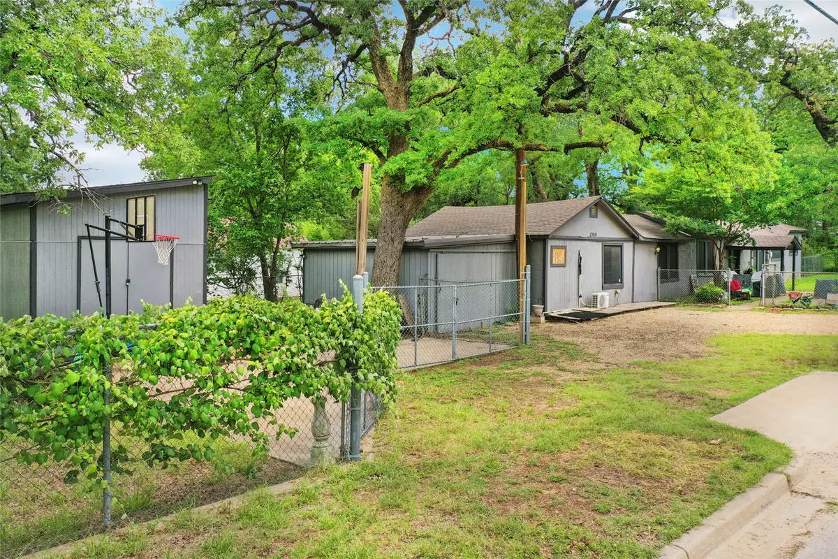 7616 Osage Trail, Lake Worth, TX 76135 - #1
