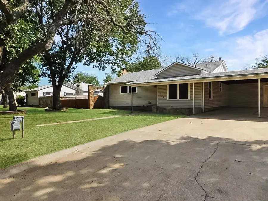 135 Summitt Avenue, Graham, TX 76450 - #3
