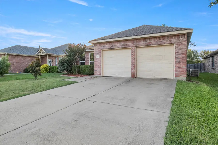 2832 Westover Drive, Grand Prairie, TX 75052 - #3