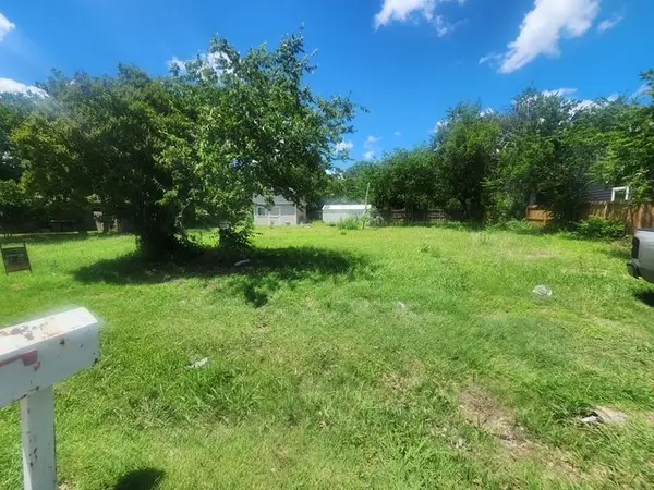 1117 Bell Street, Arlington, TX 76001