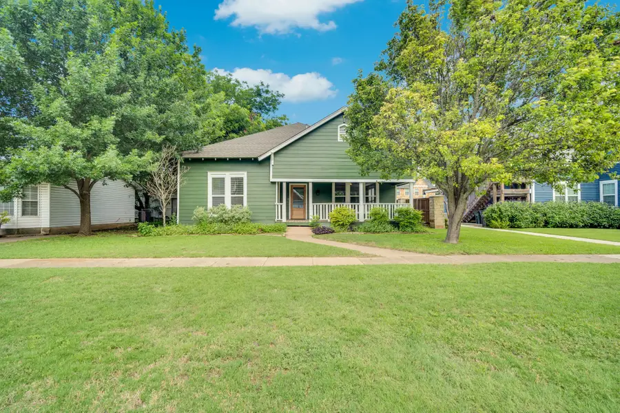 105 S 3rd Street, Midlothian, TX 76065 - #2