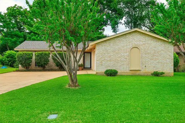 2604 Buffalo Drive, Arlington, TX 76013