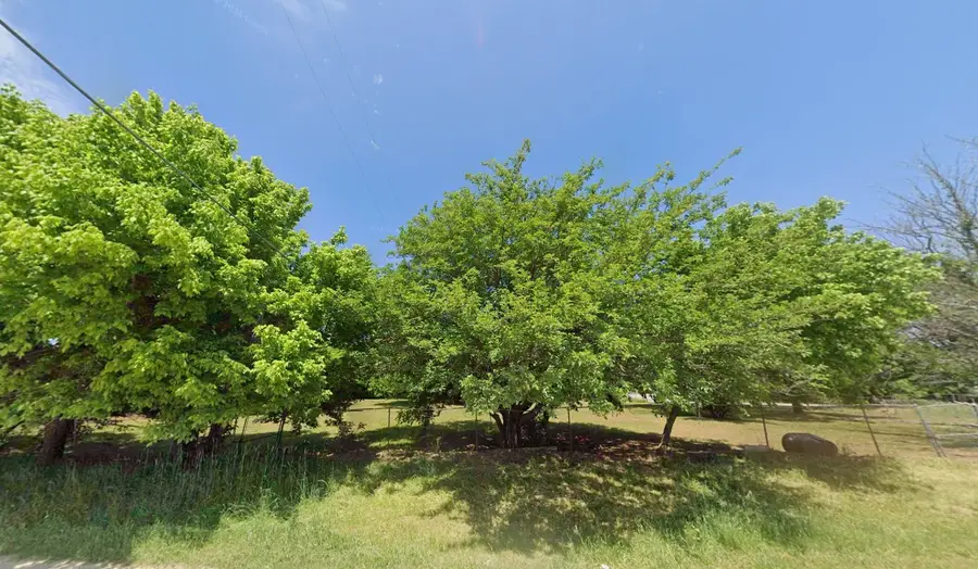 29 Delphia Drive, Denison, TX 75021 - #2