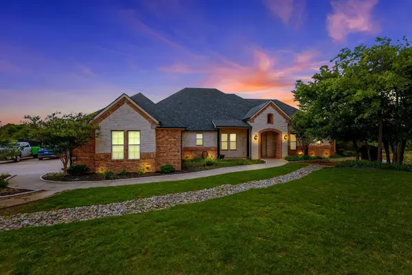1040 Lighthouse Court, Grand Prairie, TX 75104