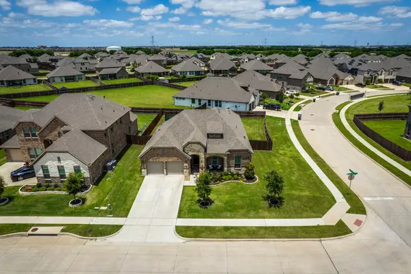 3660 Twin Pines Drive, Grand Prairie, TX 76065