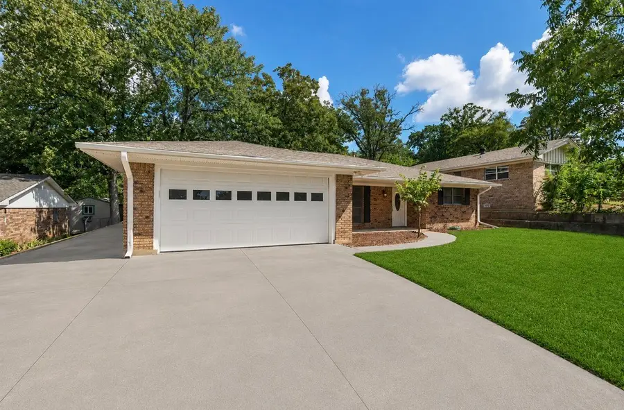 1335 Crestview Drive, Denison, TX 75020 - #2