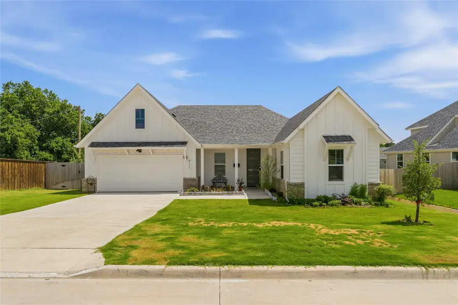 411 W Harwood Road, Euless, TX 76039 - #3