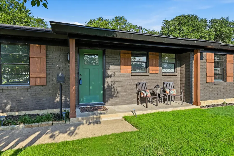 3732 Layton Avenue, Haltom City, TX 76117 - #3