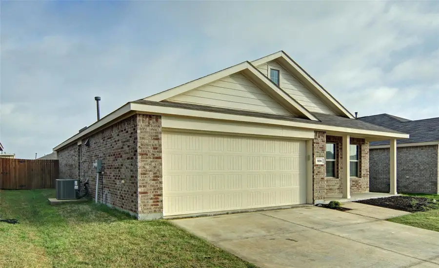 1106 Lady Bird Street, Ennis, TX 75119 - #2