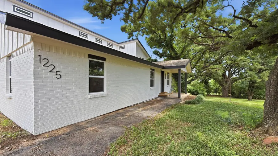 1225 Shannon Drive, Cleburne, TX 76031 - #3