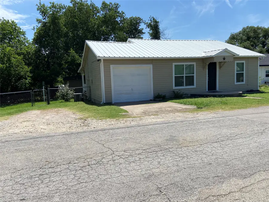 506 N Lamar Street, Weatherford, TX 76086 - #2