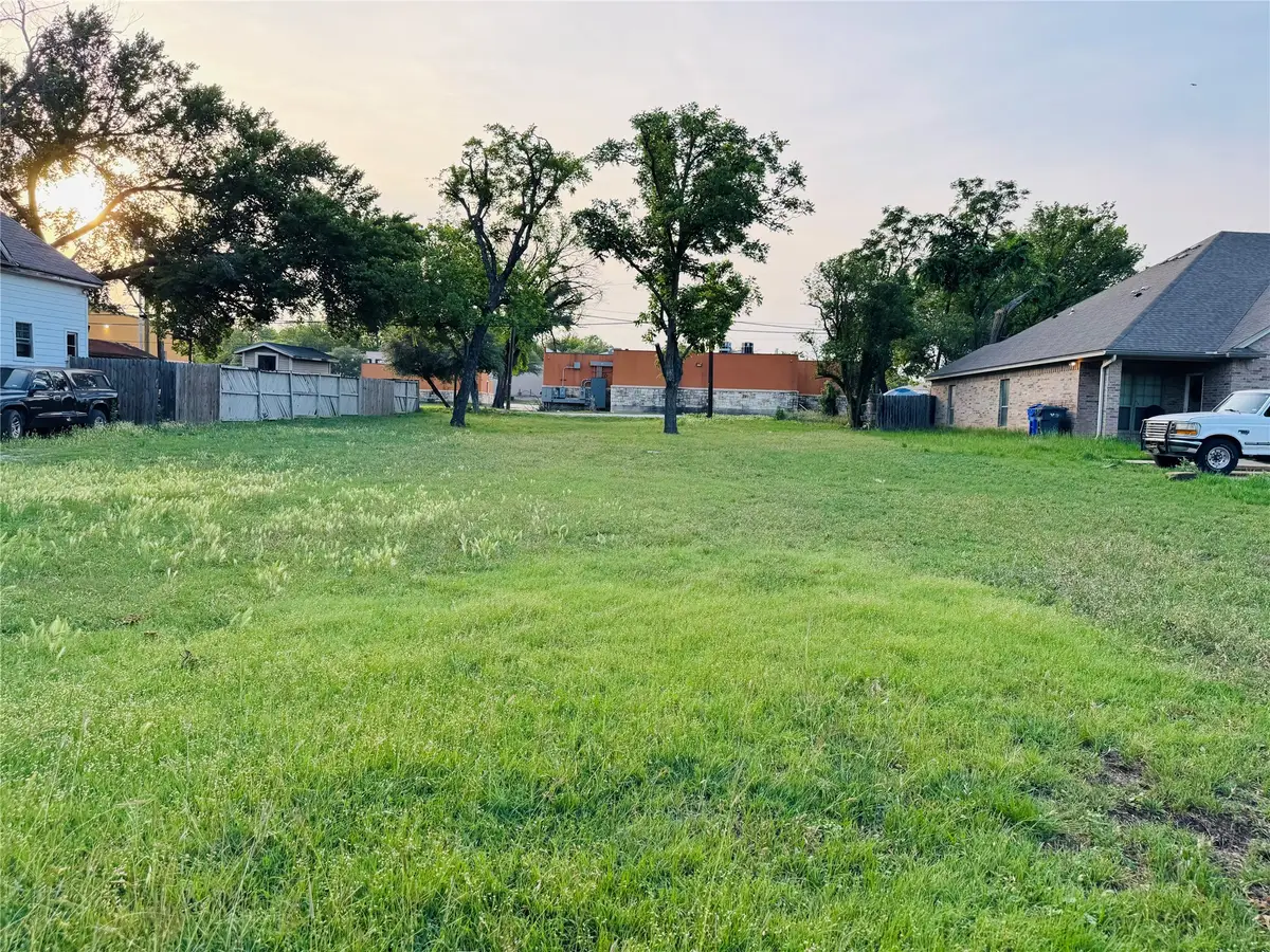 2121 Columbus Avenue, Waco, TX 76701 - #1