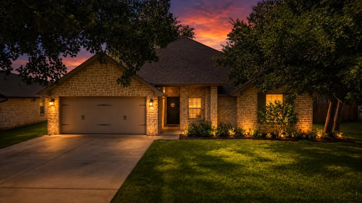 4016 Cherokee Court, Granbury, TX 76048 - #1